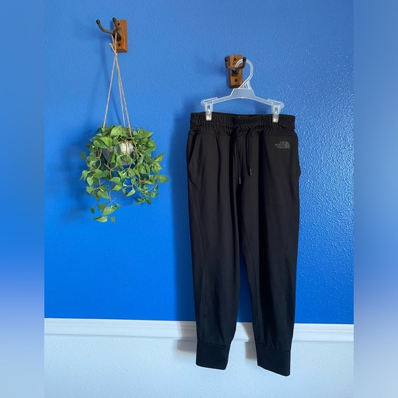 Women’s The North Face Flash Dry Drawstring Stretch Jogger. Black. Size Small. - Picture 3 of 13